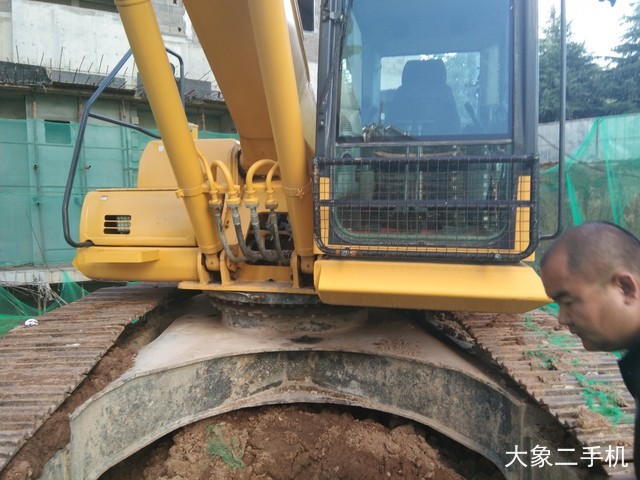 小松 PC240LC-8M0 挖掘机