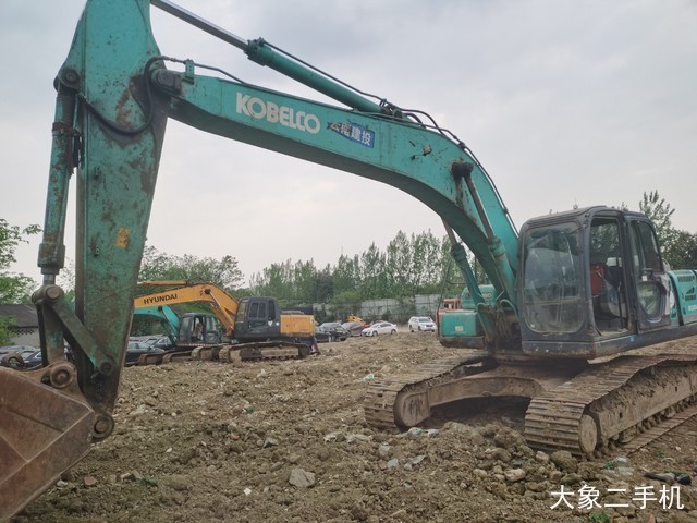 神钢 SK260LC-8 挖掘机