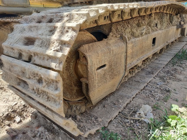 徐工 XE215C 挖掘机