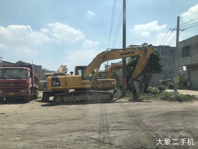 小松 PC210LC-8M0 挖掘机