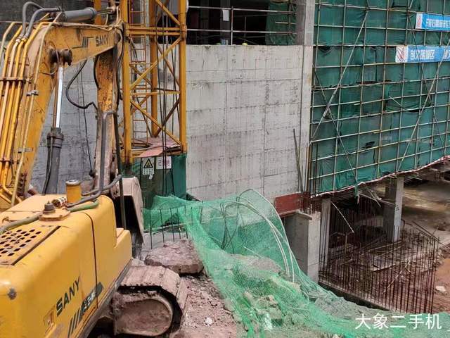 三一重工 SY135C-8 挖掘机