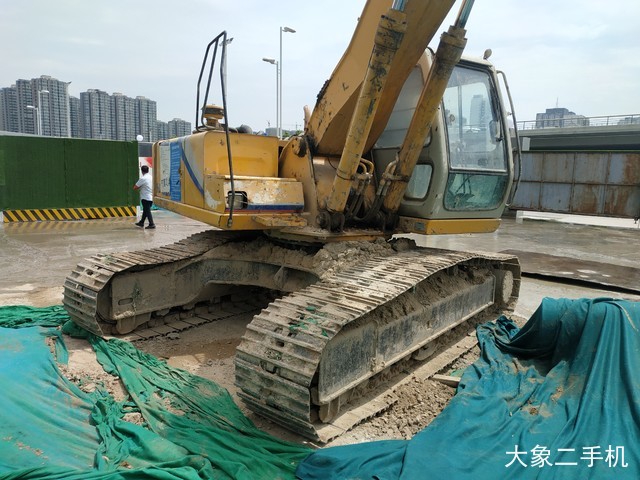 加藤 HD1023 挖掘机