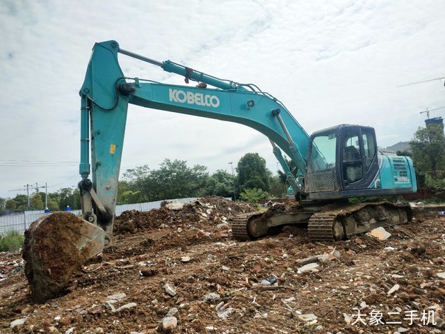 神钢 SK260LC-10 挖掘机