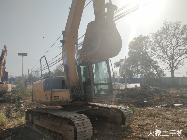 三一重工 SY215C-8 挖掘机