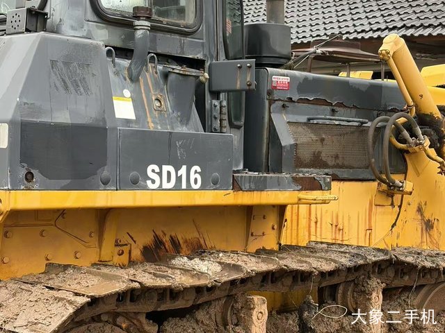 山推 SD16标准型 推土机