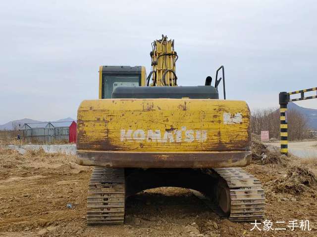 小松 PC220-8 挖掘机