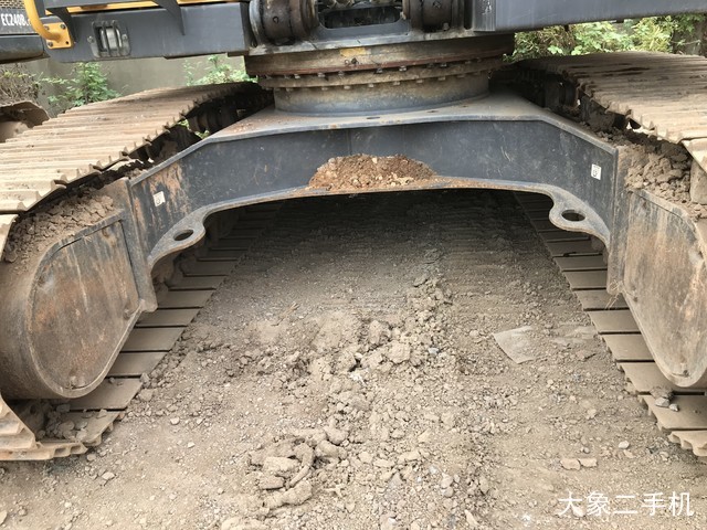 沃尔沃 EC200D 挖掘机