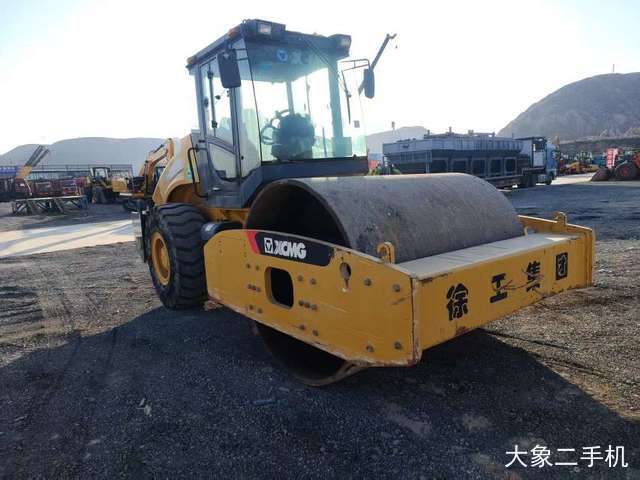 徐工 XS203J 压路机