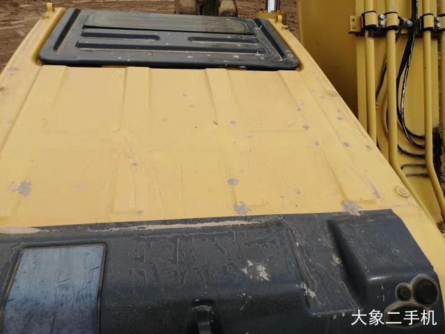 小松 PC240LC-8M0 挖掘机
