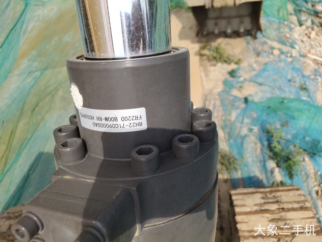 雷沃重工 FR220E 挖掘机