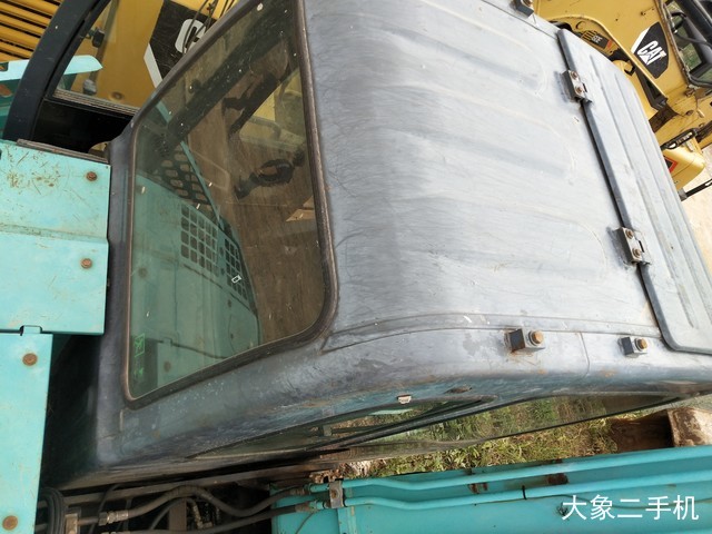 神钢 SK75-8 挖掘机