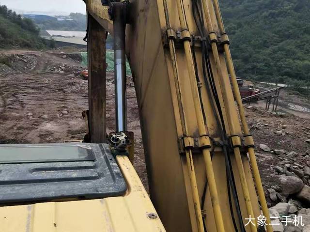 小松 PC240LC-8 挖掘机