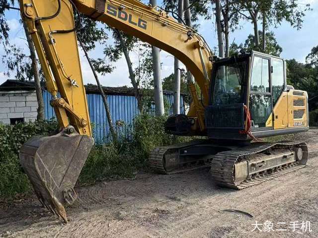 山东临工 E6135F 挖掘机