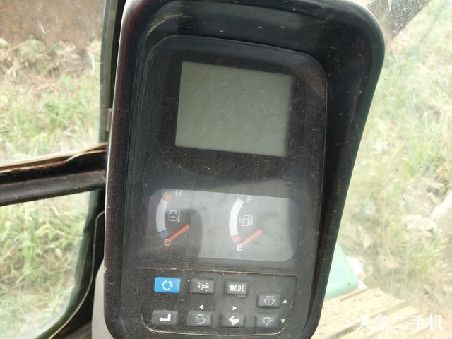 神钢 SK75-8 挖掘机