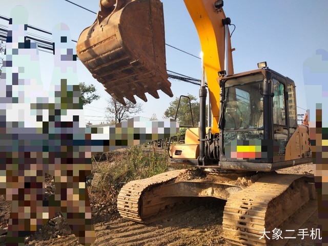 三一重工 SY215C-9 挖掘机