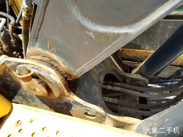 沃尔沃 EC210B 挖掘机