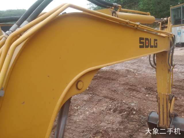 山东临工 E680F 挖掘机