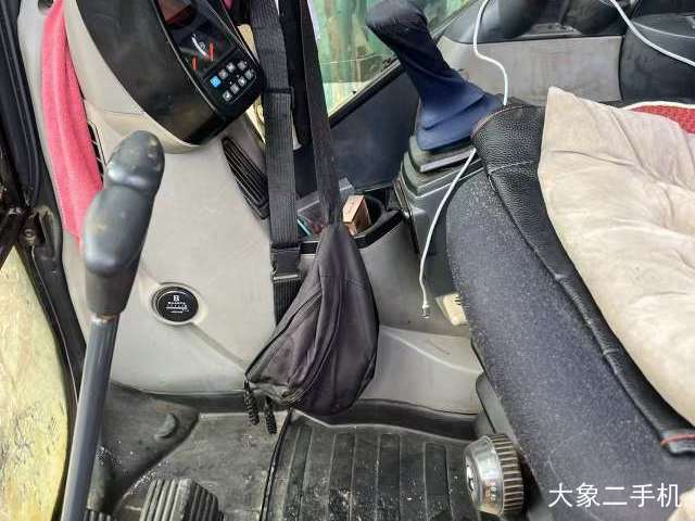 神钢 SK130-8 挖掘机