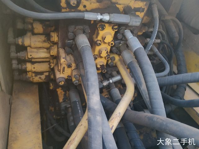 小松 PC220-8 挖掘机