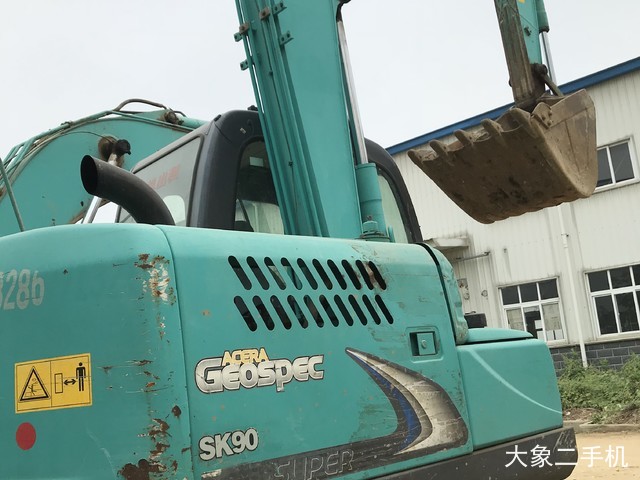 神钢 SK75-8 挖掘机