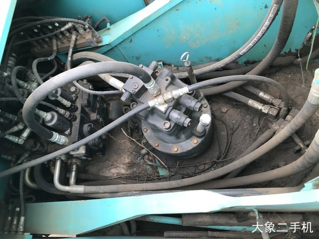 神钢 SK210LC-8 挖掘机