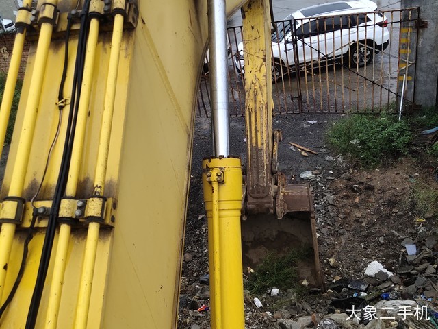 小松 PC220-8 挖掘机