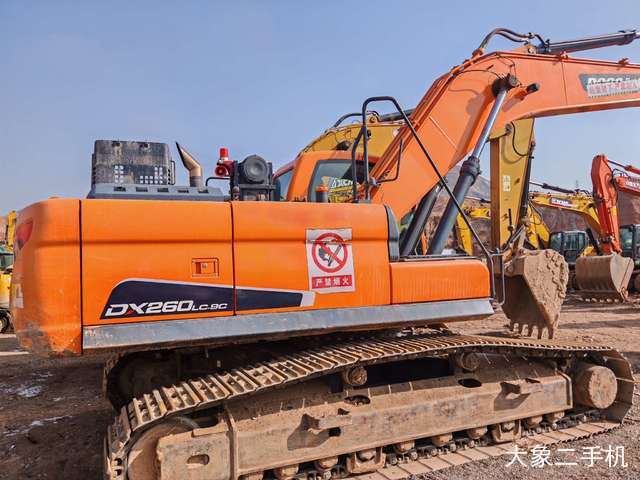 斗山 DH220LC-7 挖掘机