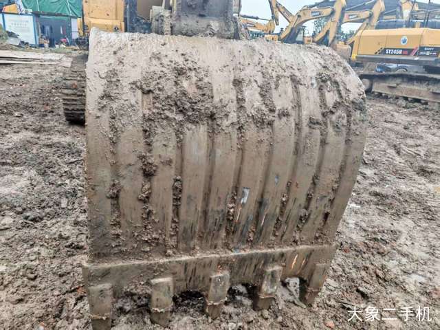 三一重工 SY225C 挖掘机