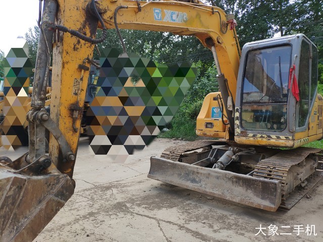 徐工 XE80 挖掘机