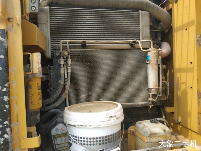 卡特彼勒 323DL 挖掘机