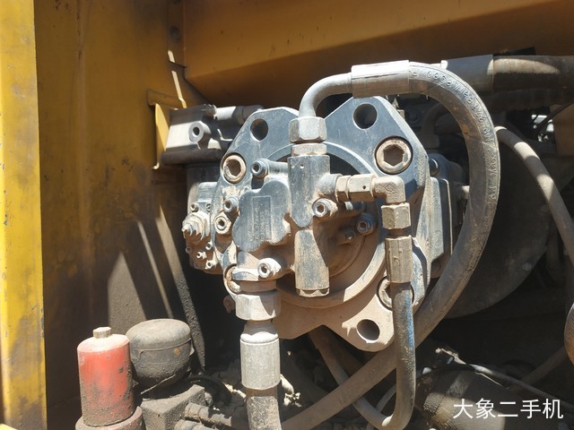 徐工 XE215C 挖掘机