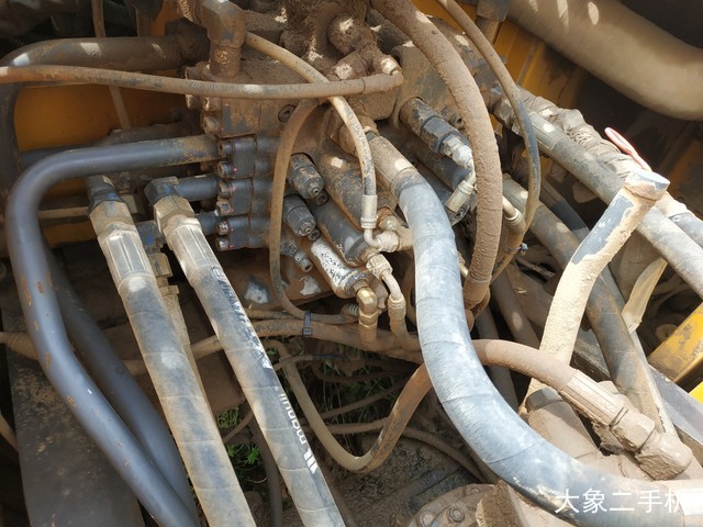 沃尔沃 EC210B 挖掘机