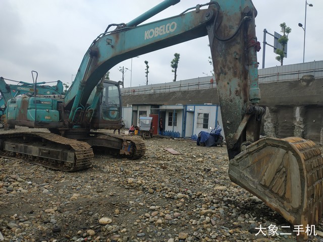 神钢 SK260LC-8 挖掘机