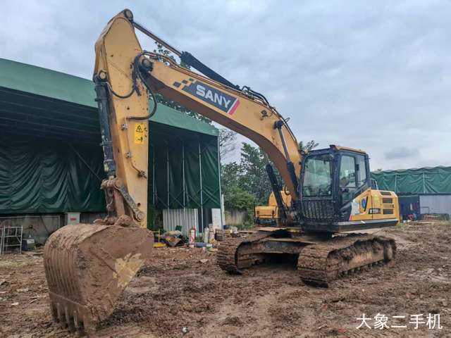 三一重工 SY225C 挖掘机