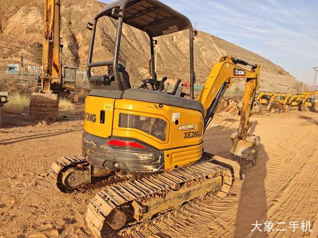 徐工 XE18 挖掘机