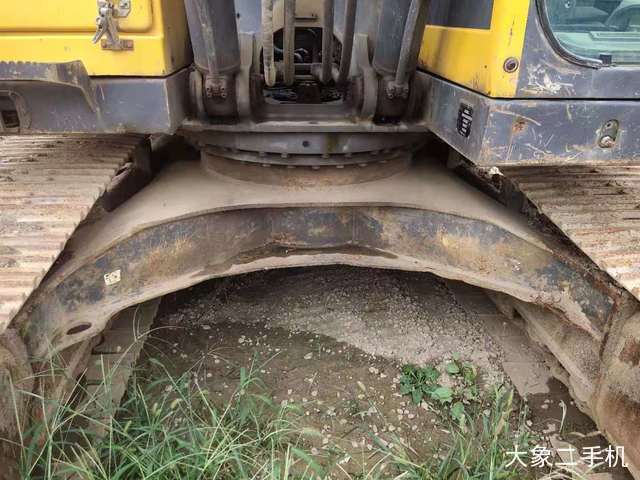 沃尔沃 EC210B 挖掘机