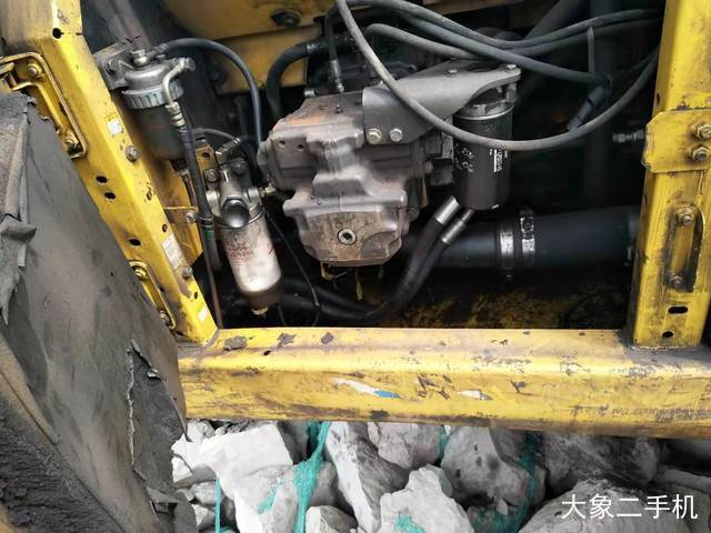 小松 PC240LC-8 挖掘机