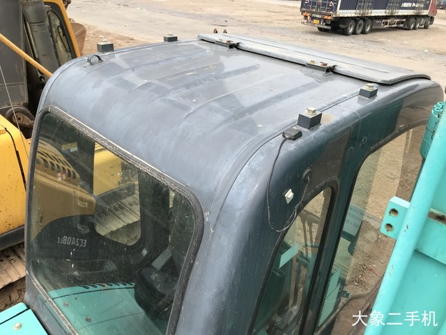 神钢 SK210LC-8 挖掘机