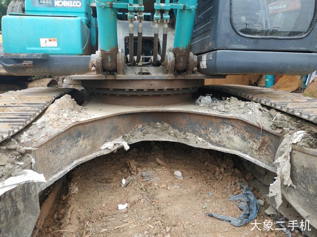 神钢 SK350LC-8 挖掘机