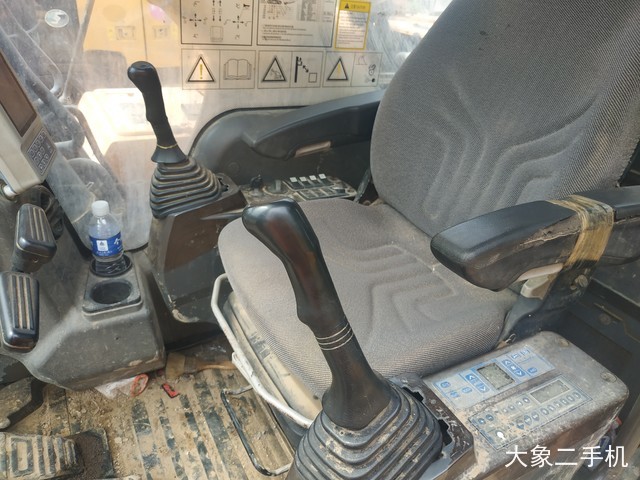 三一重工 SY215C 挖掘机