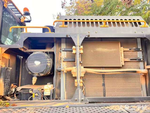 山东临工 LG6360E 挖掘机