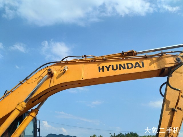 现代 R335LC-7 挖掘机