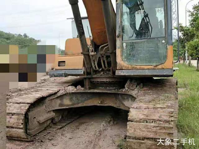 三一重工 SY215C 挖掘机