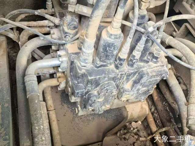 神钢 SK200-8 挖掘机