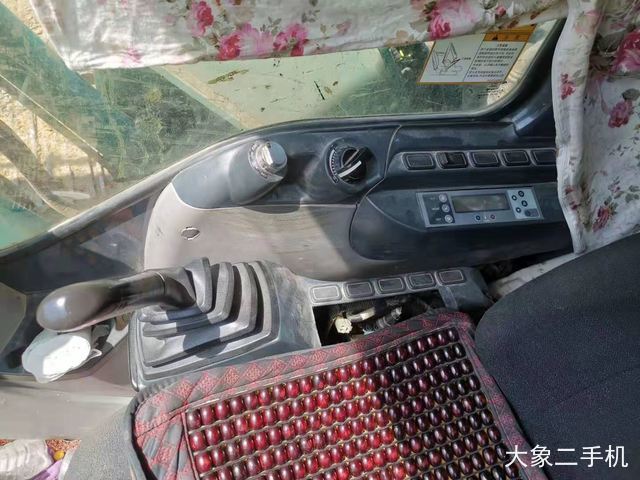 神钢 SK130-8 挖掘机