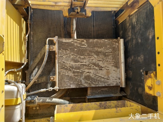 小松 PC240LC-8M0 挖掘机