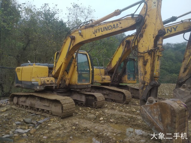 现代 R150LC-9 挖掘机