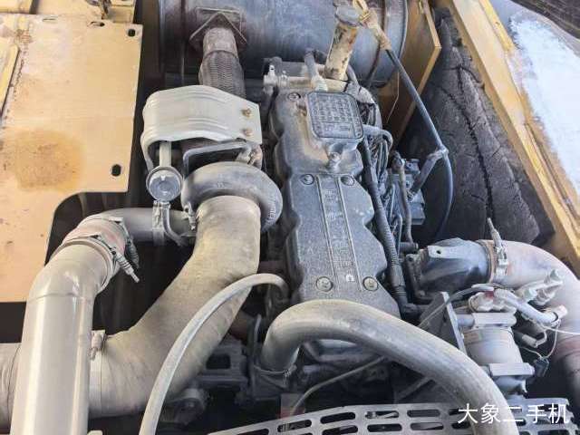 徐工 XE270DK 挖掘机