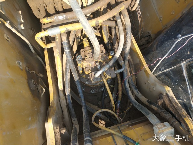 卡特彼勒 323DL 挖掘机