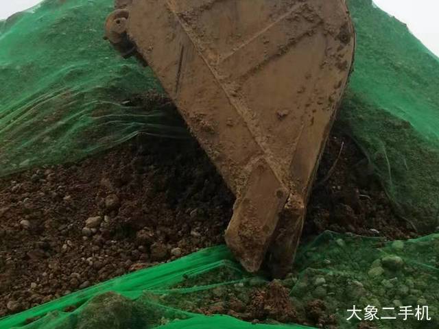 小松 PC240LC-8M0 挖掘机